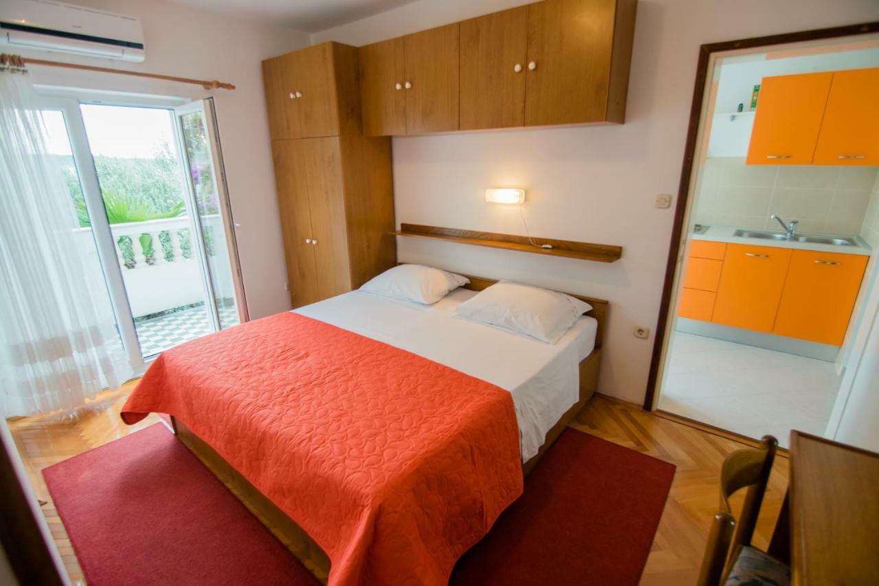 Apartments Picolo Paradiso Miljenko Debelic Barbat na Rabu ภายนอก รูปภาพ
